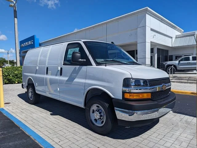 2025 Chevrolet Express 2500 Work Van HD's photo