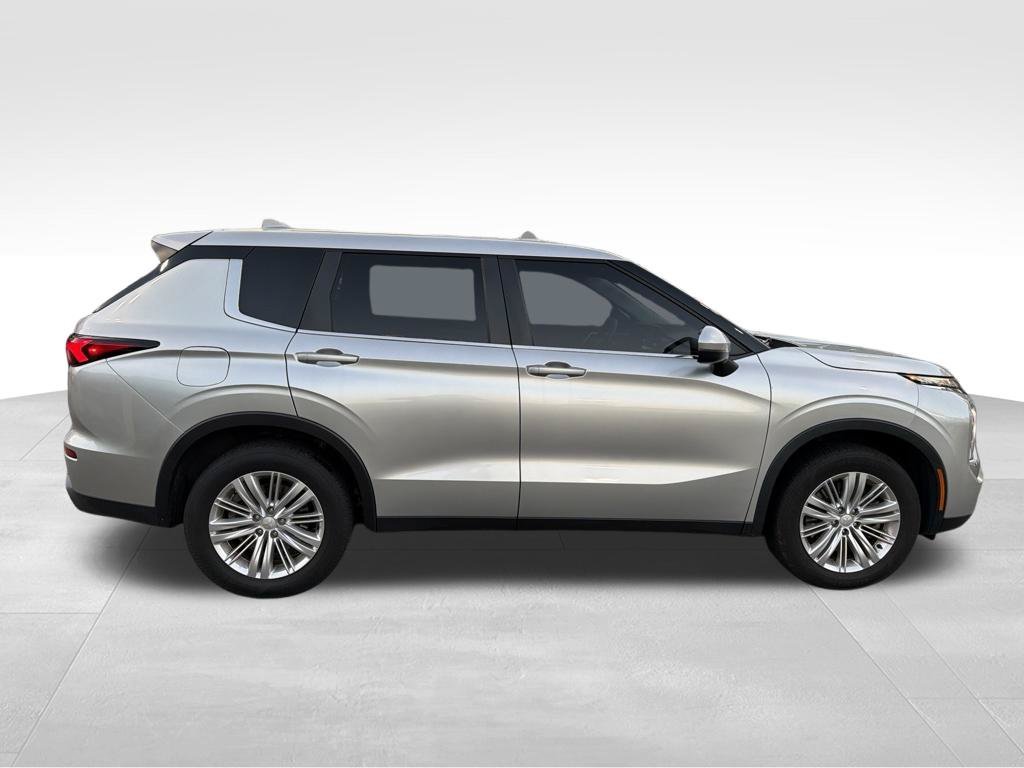 Used 2022 Silver Mitsubishi ES image 6