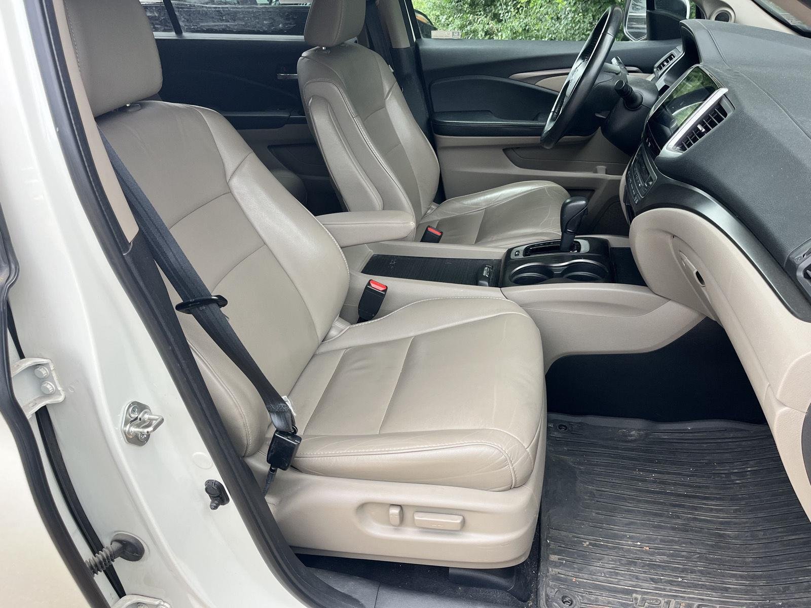 Used 2018 White Diamond Pearl Honda EX-L image 16