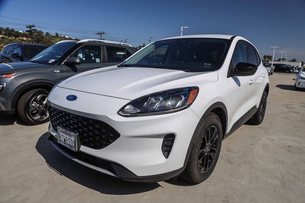 Used 2020 Ford Escape SE with VIN 1FMCU0BZ9LUC59639 for sale in Laguna Niguel, CA