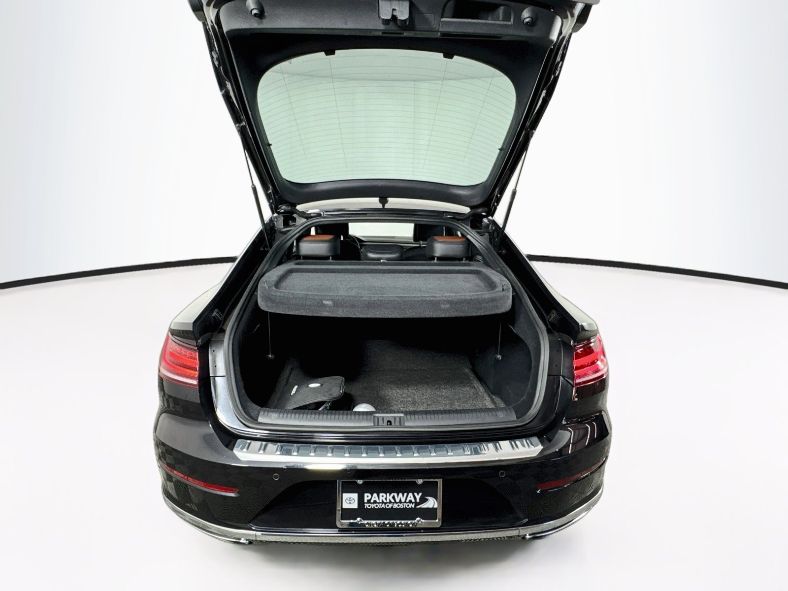Used 2021 Black Volkswagen 2.0T SEL R-Line image 27