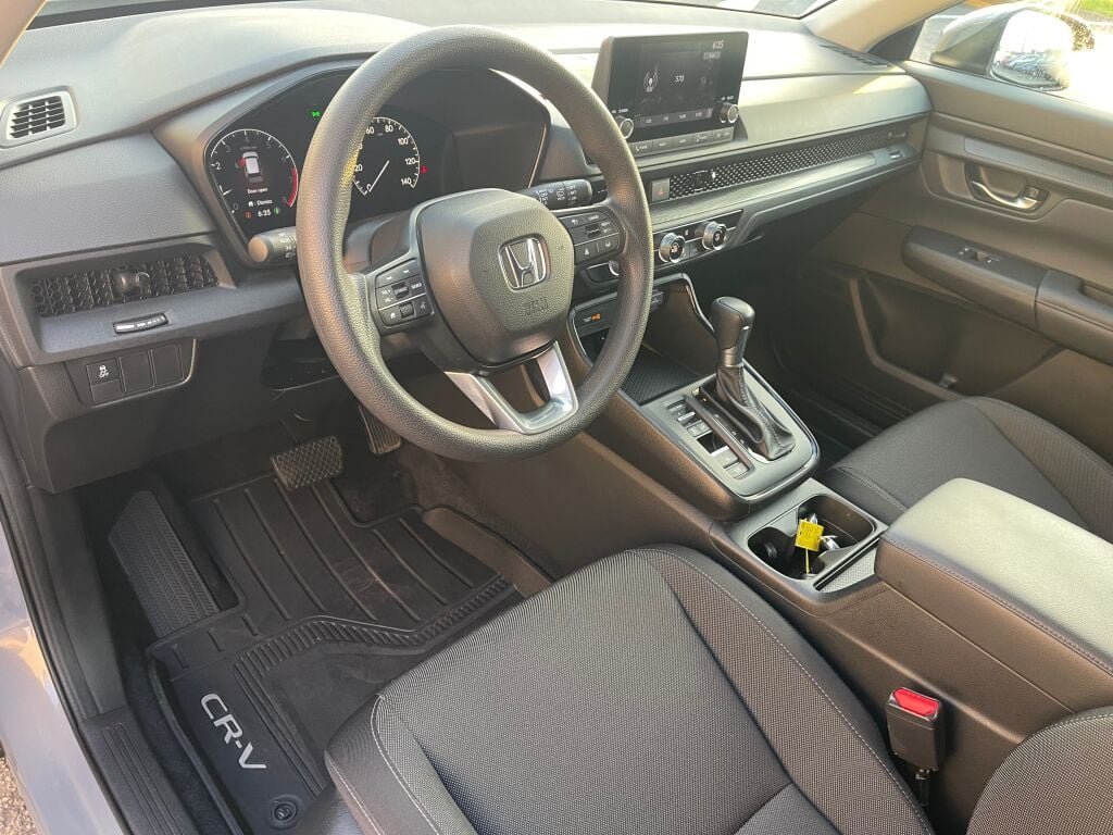 Used 2025 Urban Gray Pearl Honda LX image 6