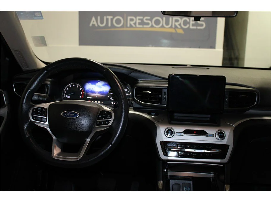 Used 2022 White Ford XLT image 15