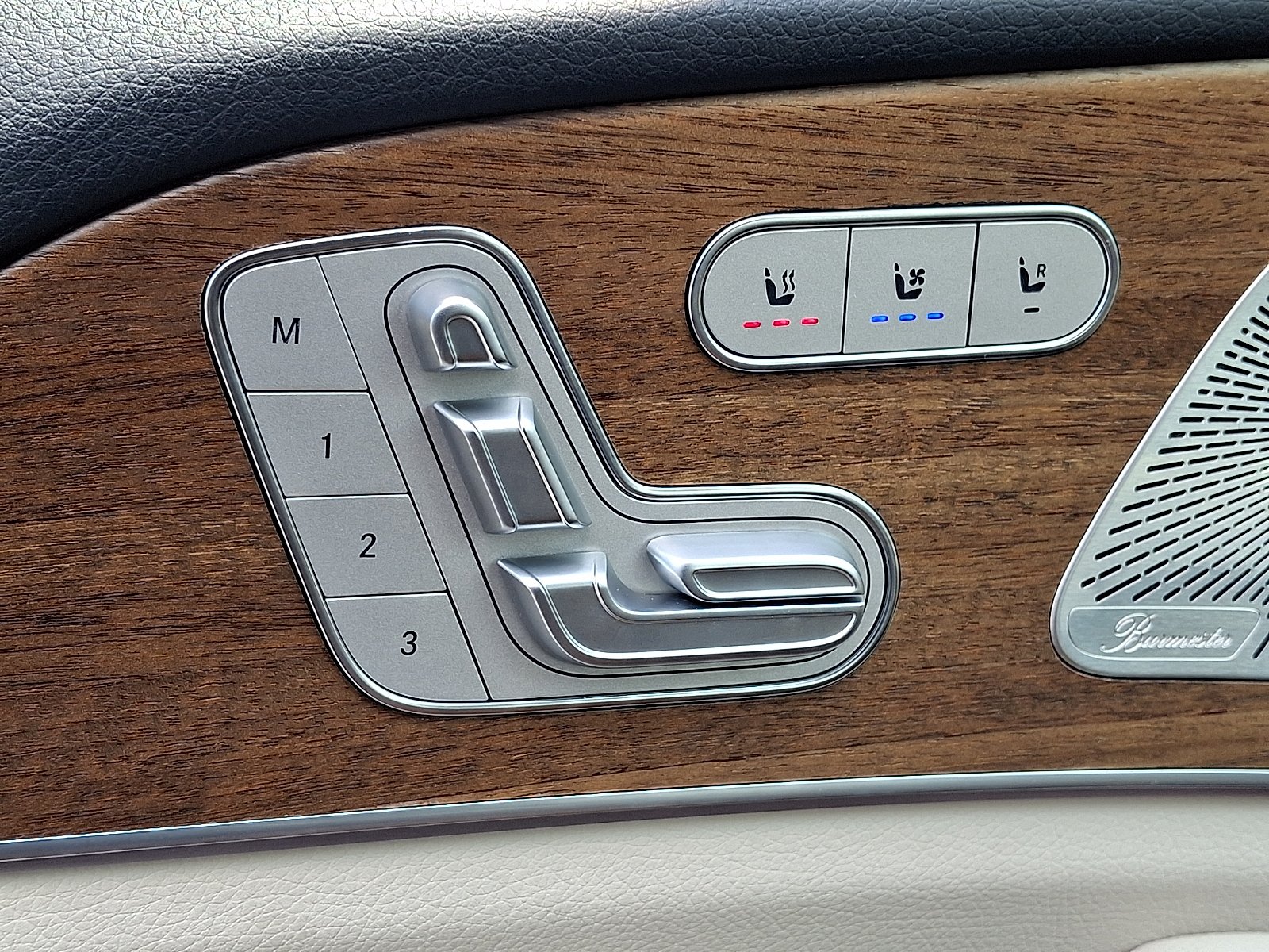 Certified Used 2025 Polar White Mercedes-Benz 4MATIC® image 28