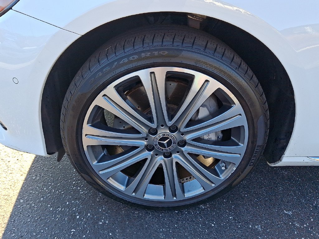 Used 2018 White Mercedes-Benz E 400 image 8