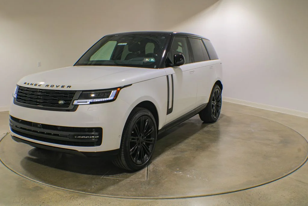 2026 Land Rover Range Rover 3.0 SE SWB's photo