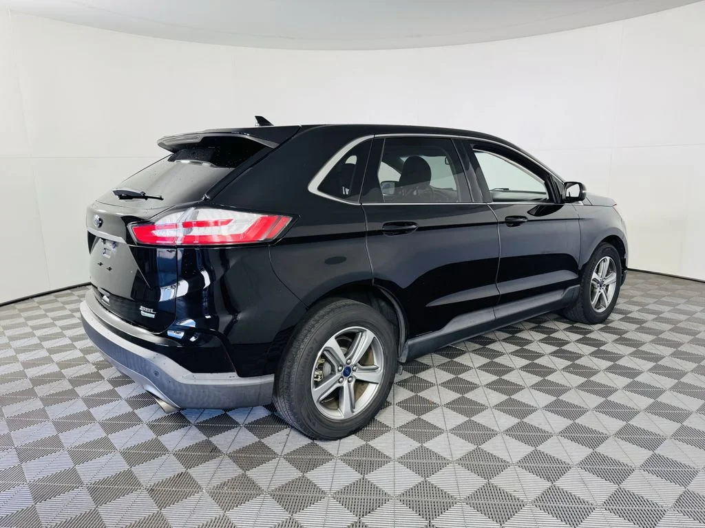 Used 2019 Black Ford SEL image 28