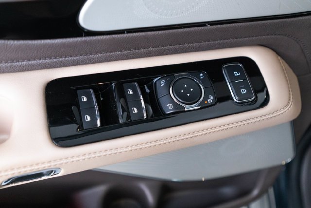 Used 2022 Blue Lincoln Grand Touring image 20
