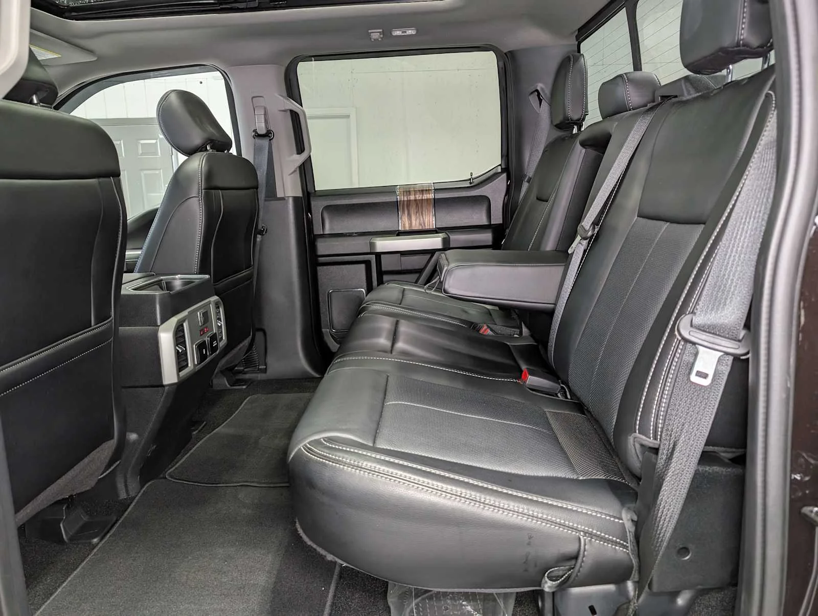Used 2019 Magma Red Metallic Ford LARIAT image 25