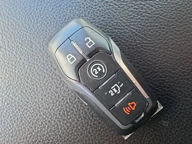 Used 2015 Gray Ford LARIAT image 37