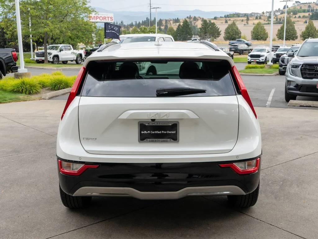 Certified Used 2024 White Kia Wind image 6