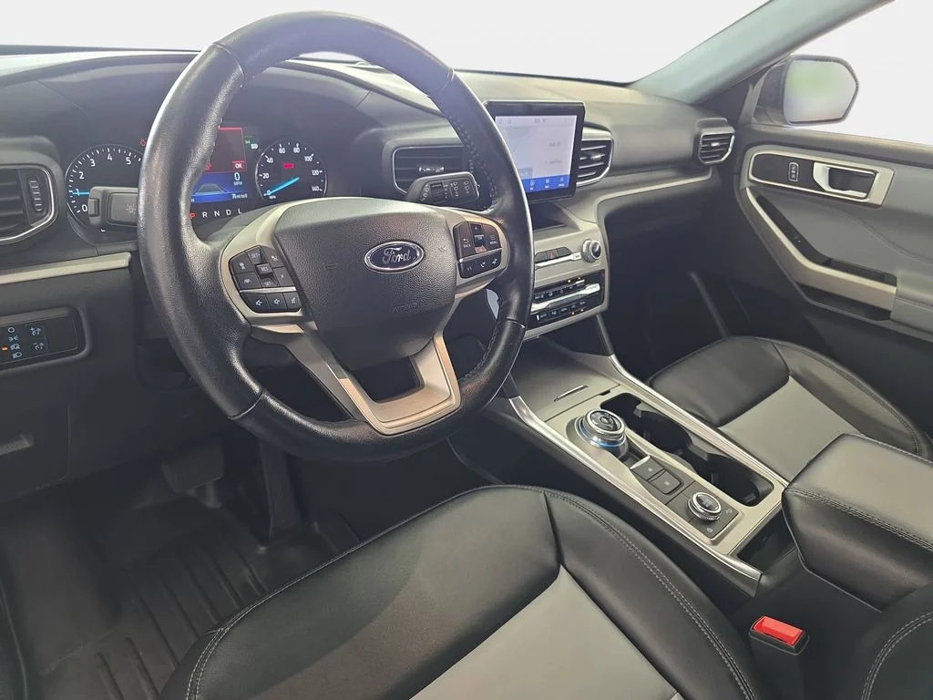 Certified Used 2023 Carbonized Gray Metallic Ford XLT image 14