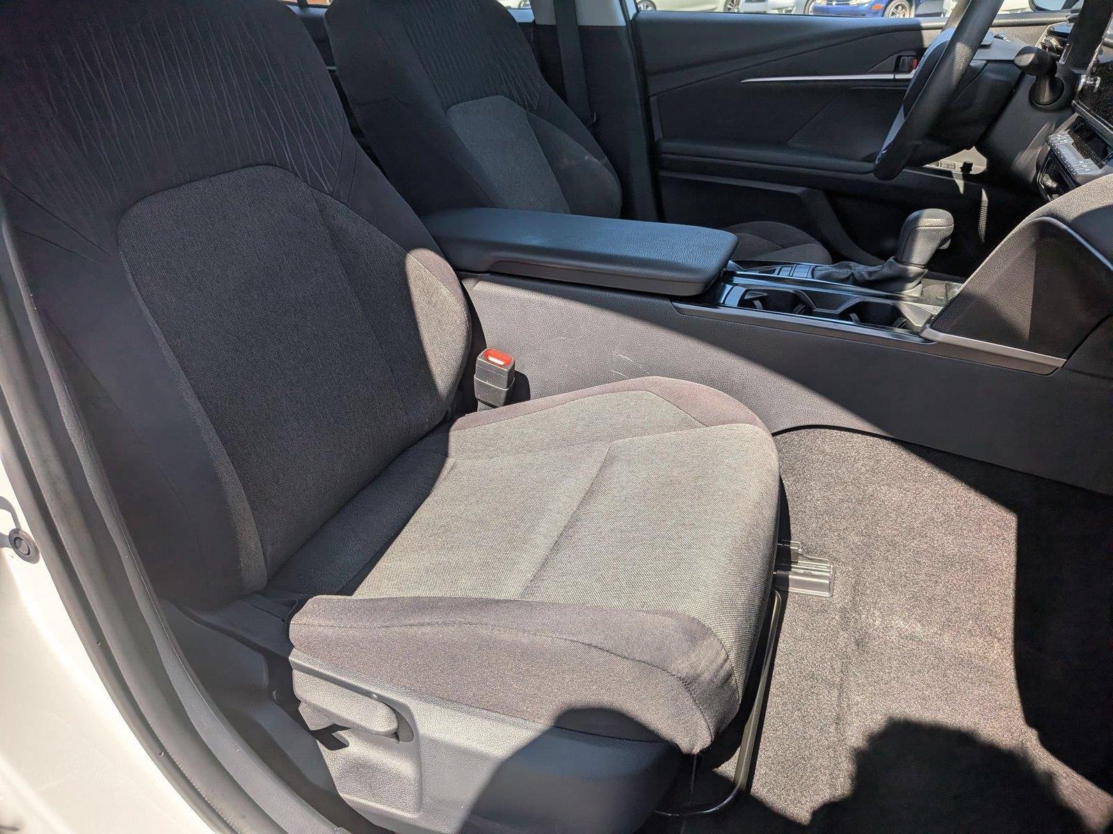 Used 2025  TOYOTA  image 36
