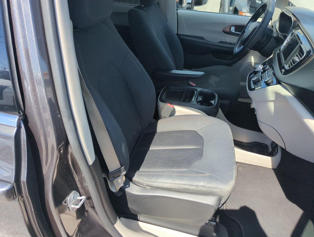 Used 2019 Gray Chrysler Touring Plus image 35