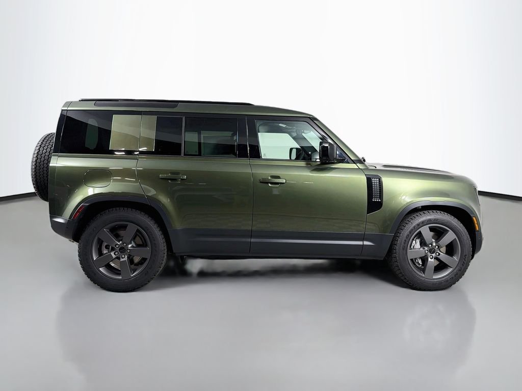 New 2026 Woolstone Green Land Rover S image 4