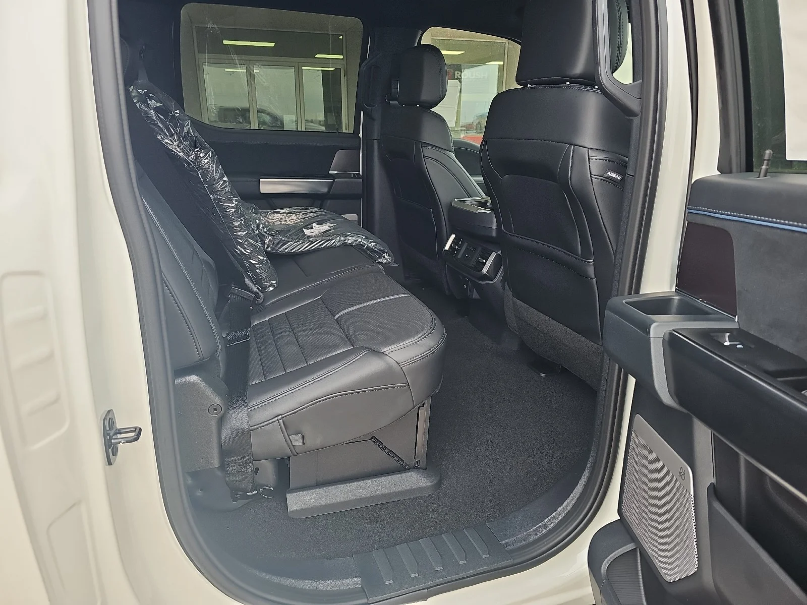 New 2025 Star White Metallic Tri-Coat Ford Platinum® image 9