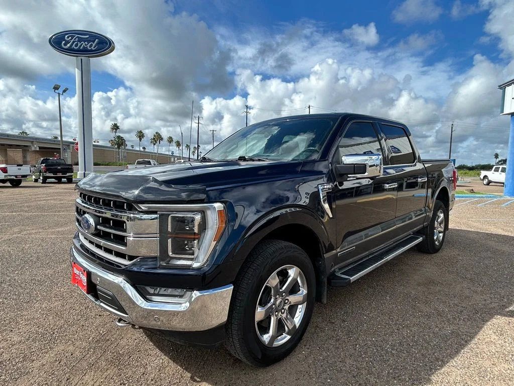 Used 2023 Blue Ford Lariat image 3