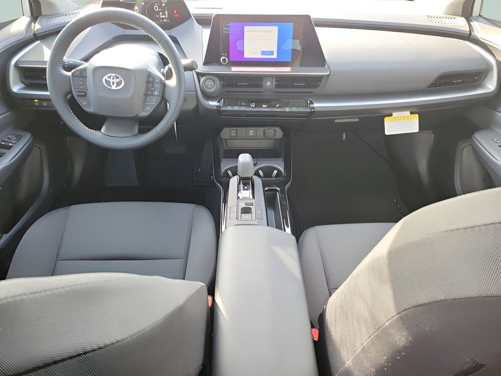 2026 Toyota Prius LE - Photo 12