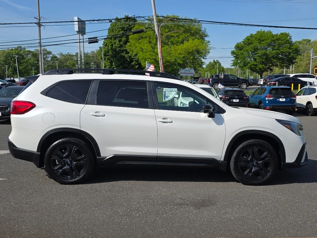 Used 2023 Crystal White Pearl Subaru Onyx Edition image 18