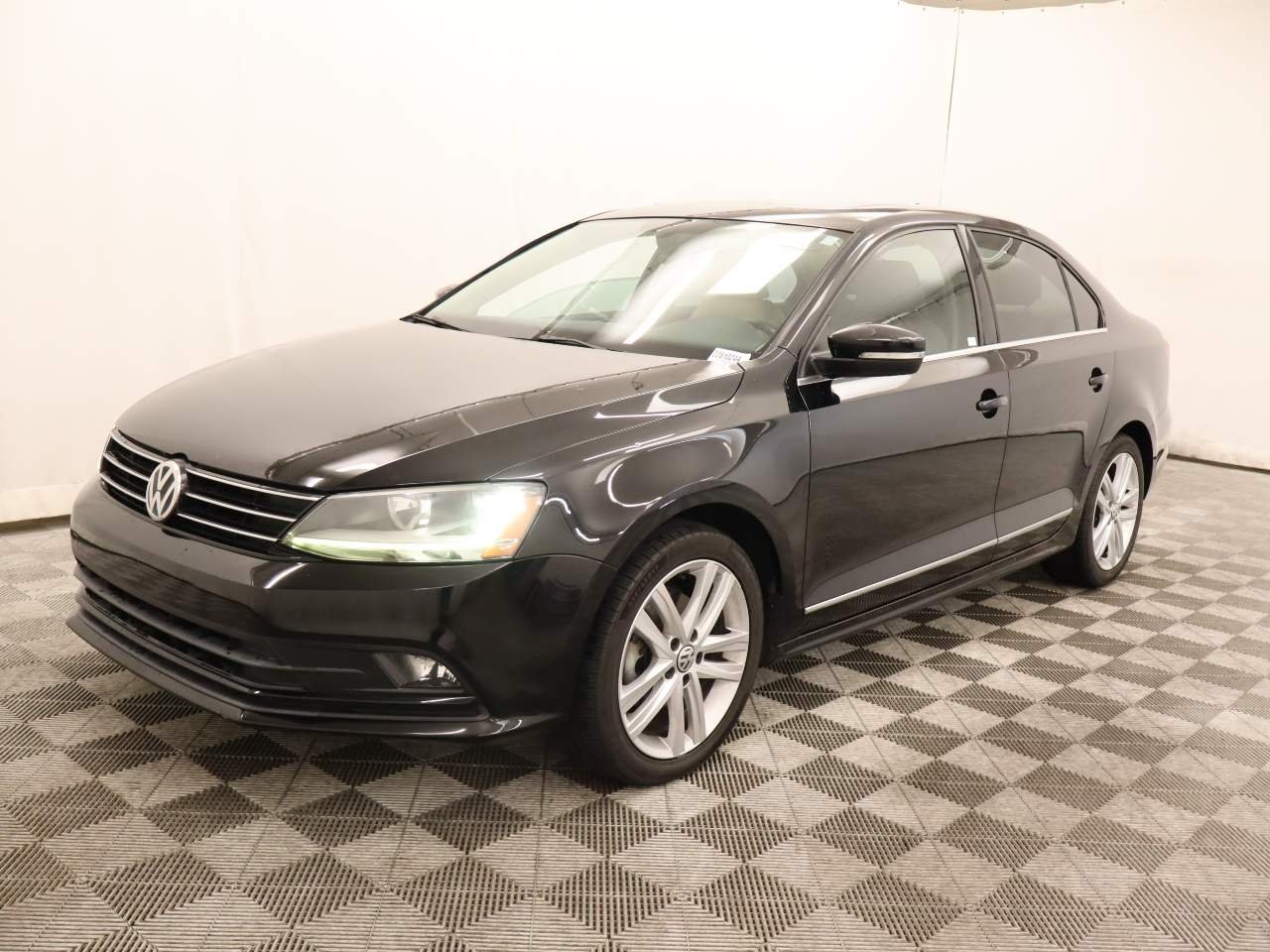 2017 Volkswagen Jetta 1.8T SEL Auto's photo