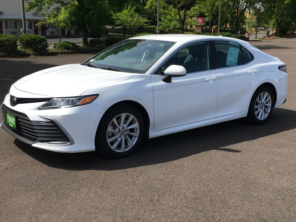 Used 2023 White Toyota LE image 11