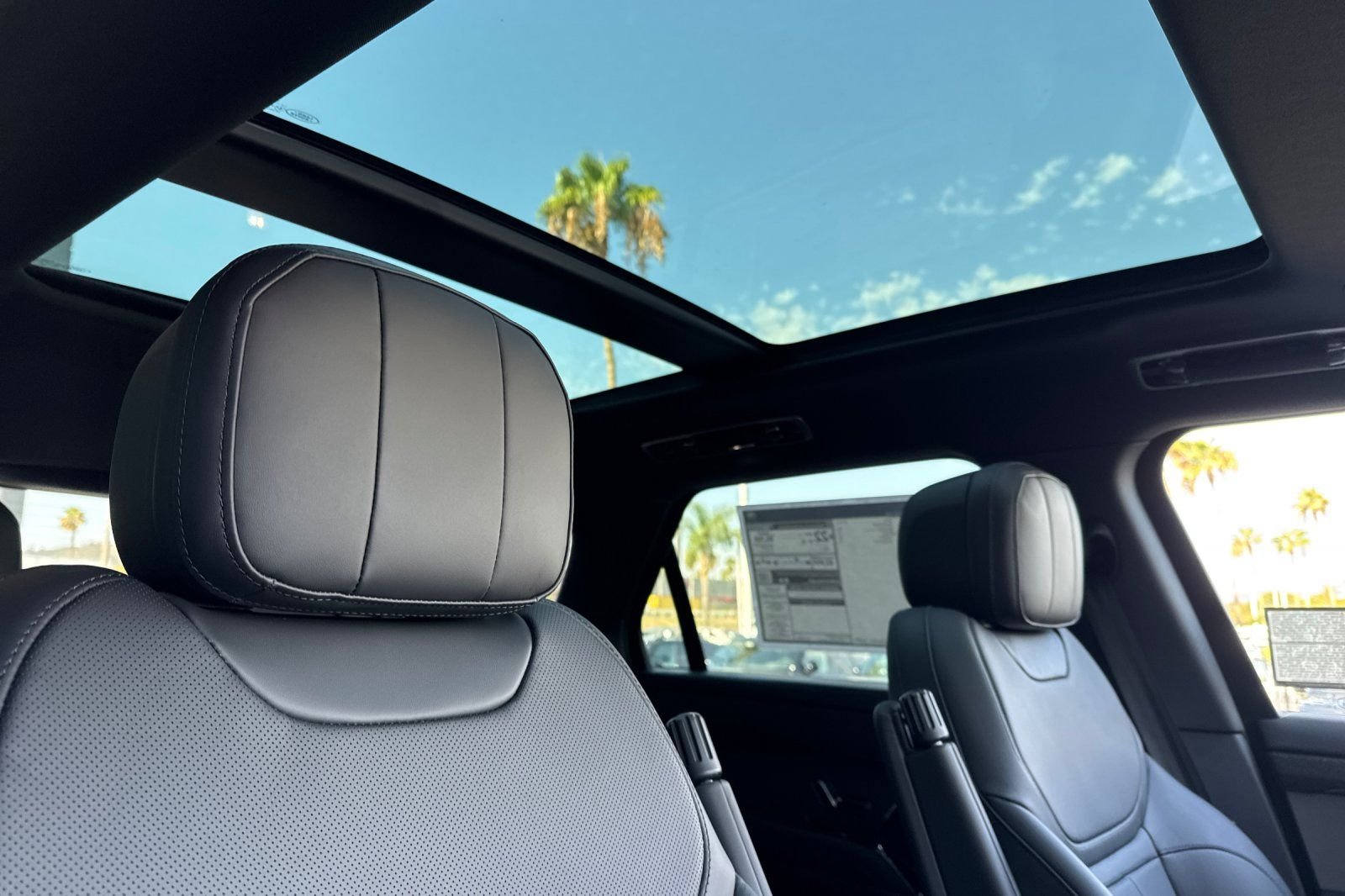 New 2026 Firenze Red Land Rover SE image 18
