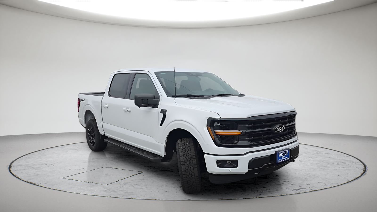 New 2026 Oxford White Ford XLT image 3