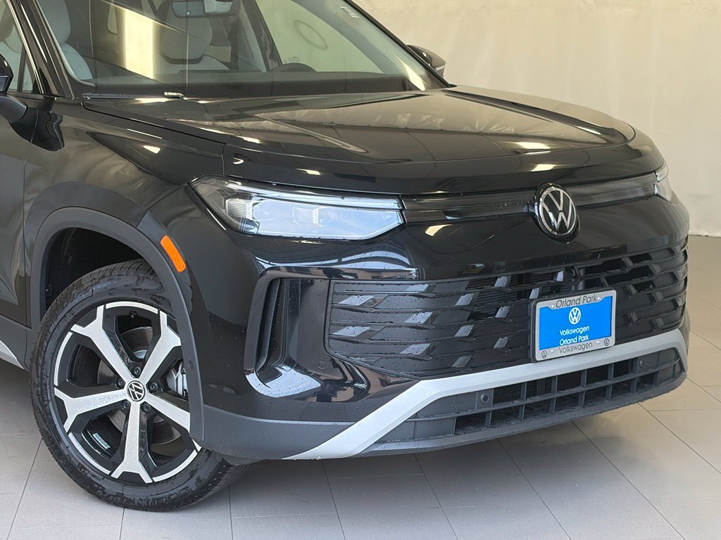 New 2026 Deep Black Pearl Volkswagen 2.0T SE image 6
