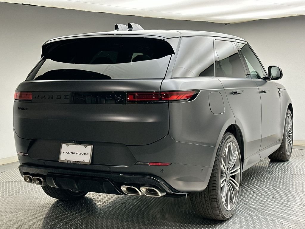New 2026 Carpathian Gray Premium Metallic Land Rover Dynamic SE image 3