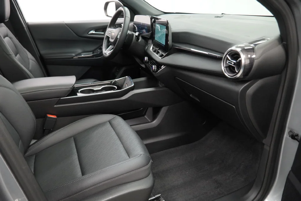 Used 2025 Sterling Gray Metallic Chevrolet LT image 41