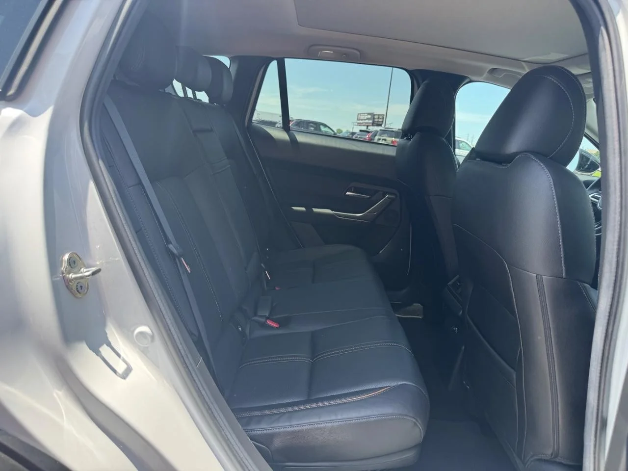 Used 2025 Wind Chill Pearl Mazda Premium Plus image 11