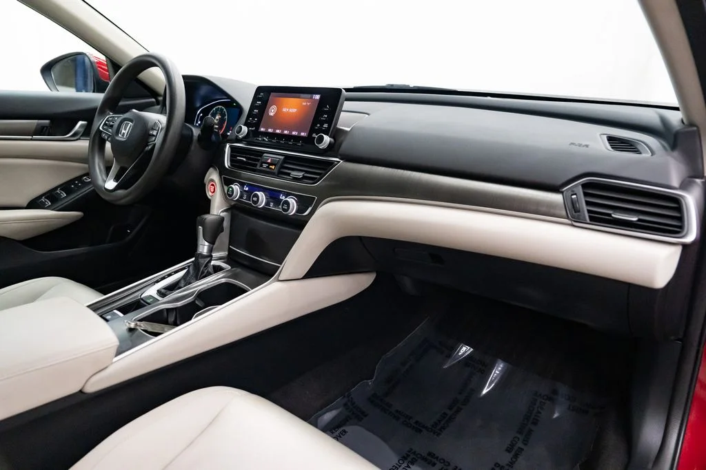 Used 2018  Honda LX image 28