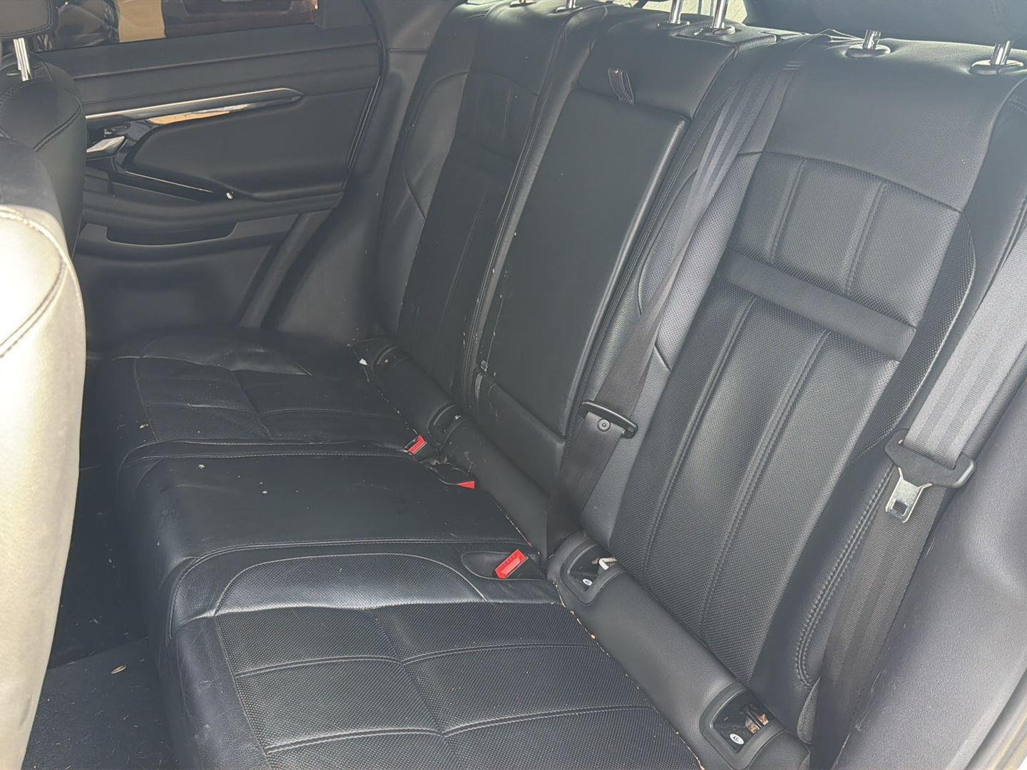 Used 2020 Fuji White Land Rover SE image 16