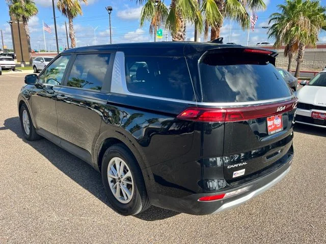 Used 2024 Black Kia LX image 3