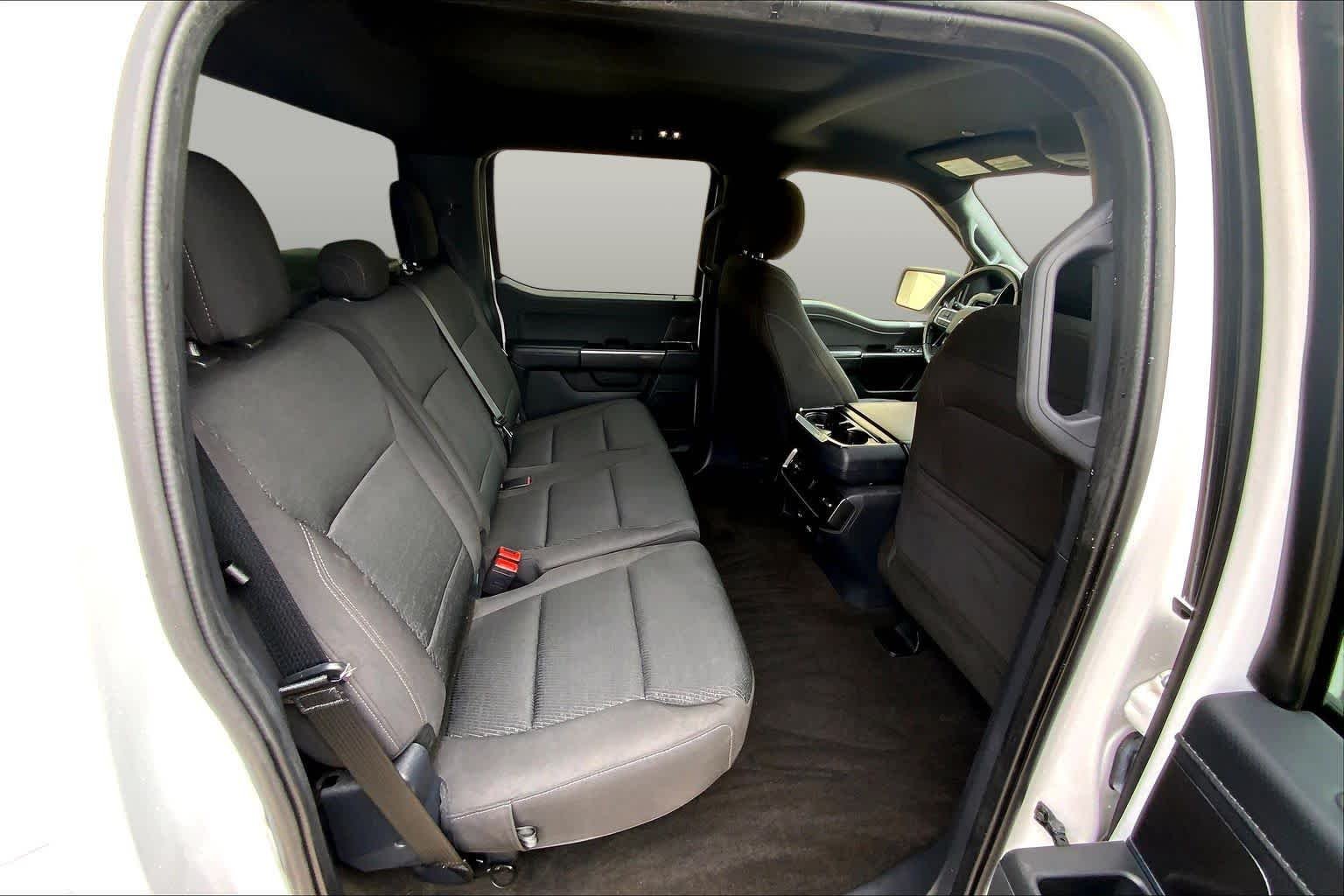 Used 2021 Oxford White Ford XLT image 19