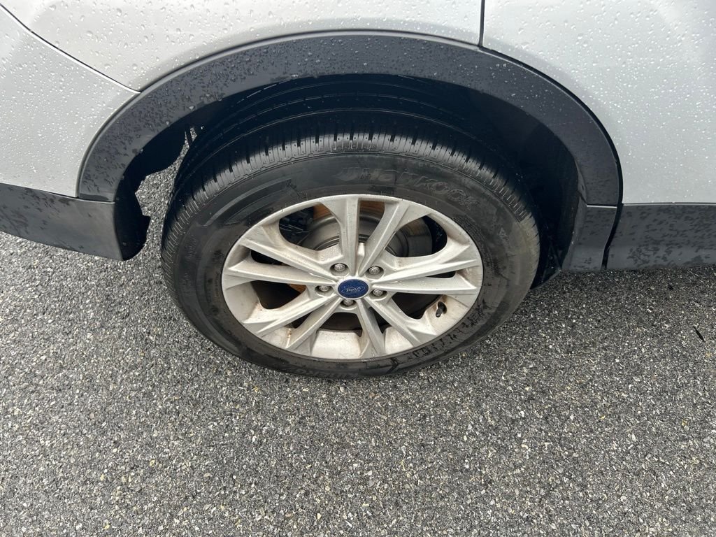 Used 2017 Silver Ford SE image 13