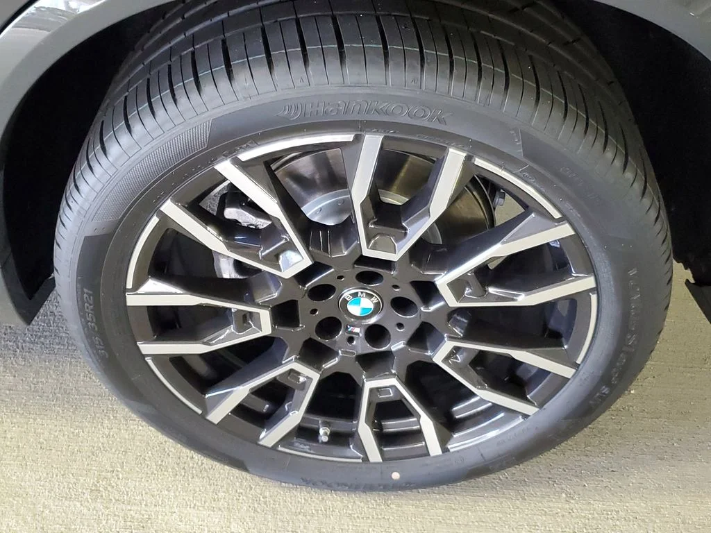 Used 2026 Gray BMW sDrive40i image 5