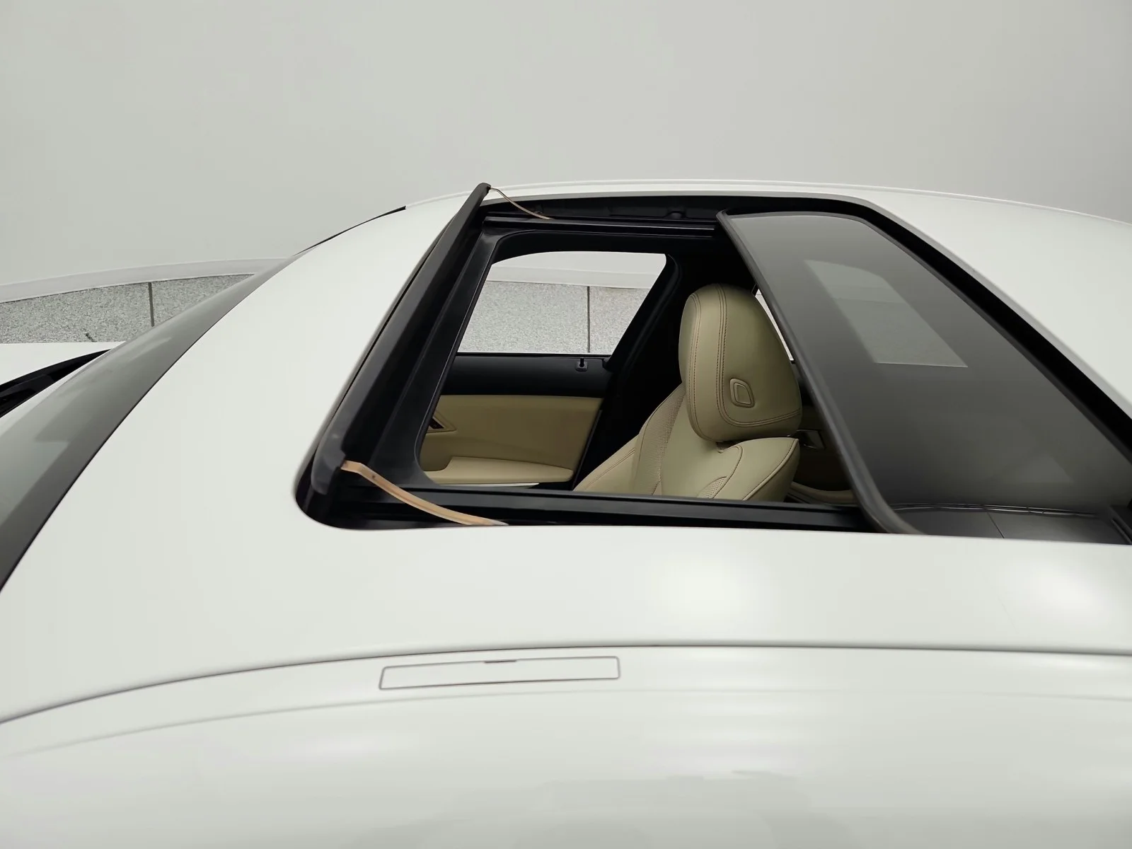 Used 2024 Alpine White BMW 330e Plug-In Hybrid image 16