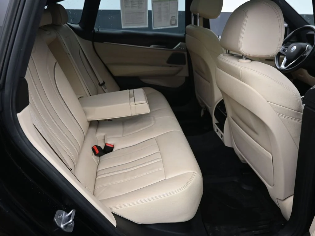 Used 2019 Black BMW 640 Gran Turismo i xDrive image 10