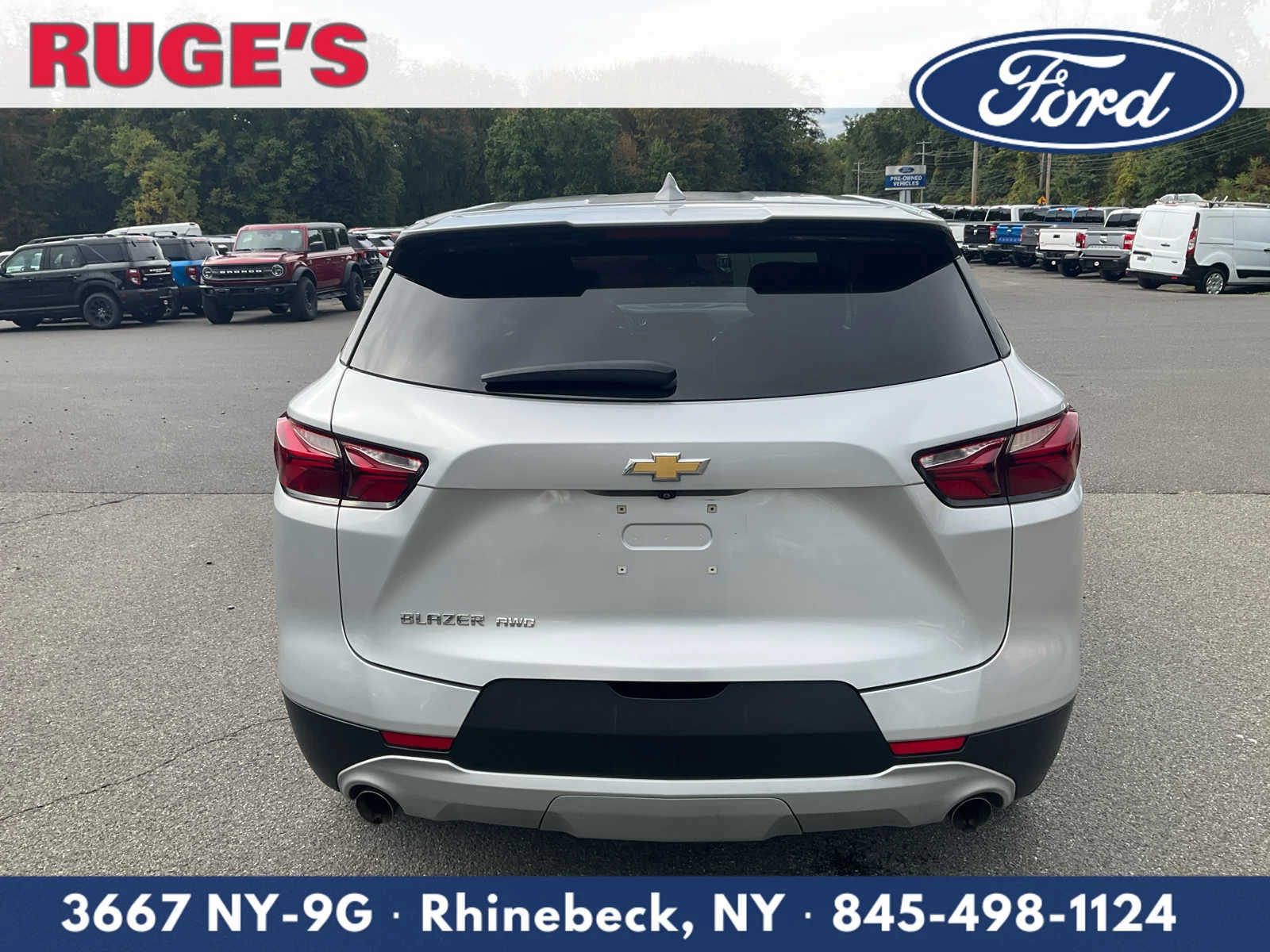 Used 2022 Silver Ice Metallic Chevrolet LT image 4