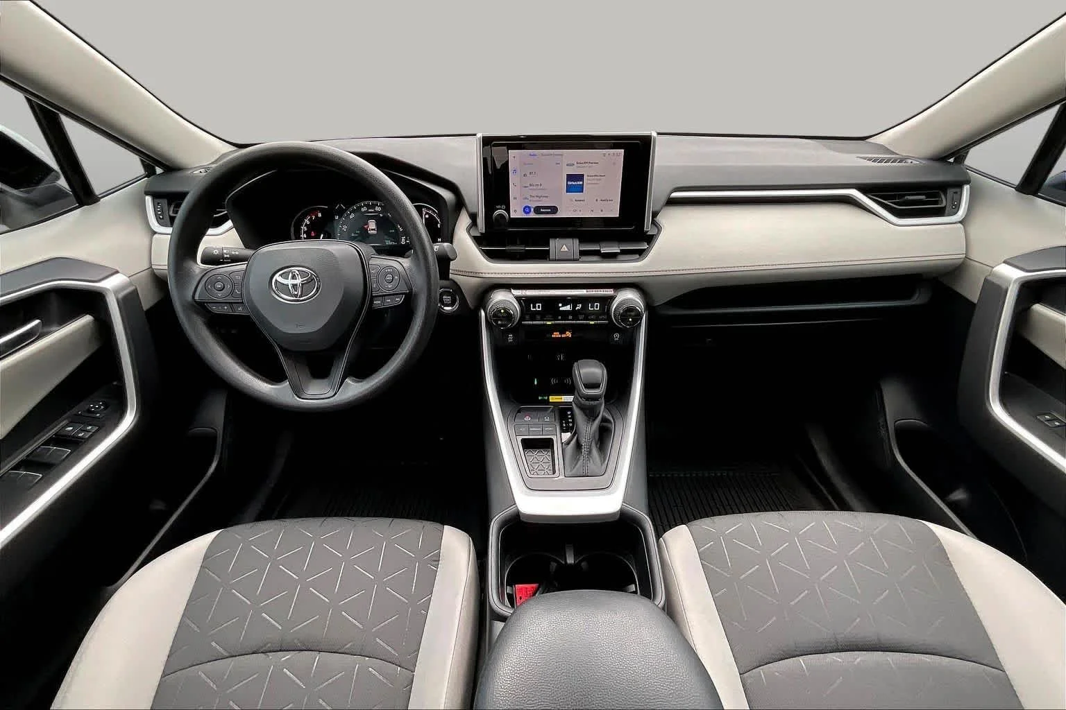 Used 2025 Ice Cap Toyota XLE image 16