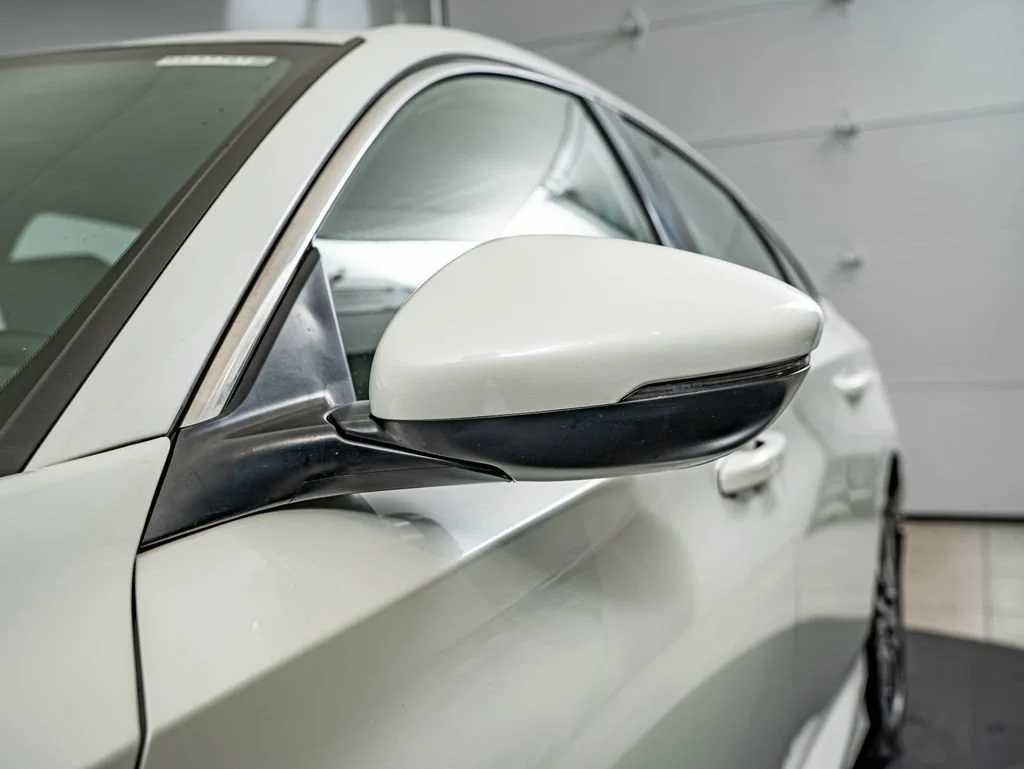Used 2018 White Orchid Pearl Honda EX-L image 9