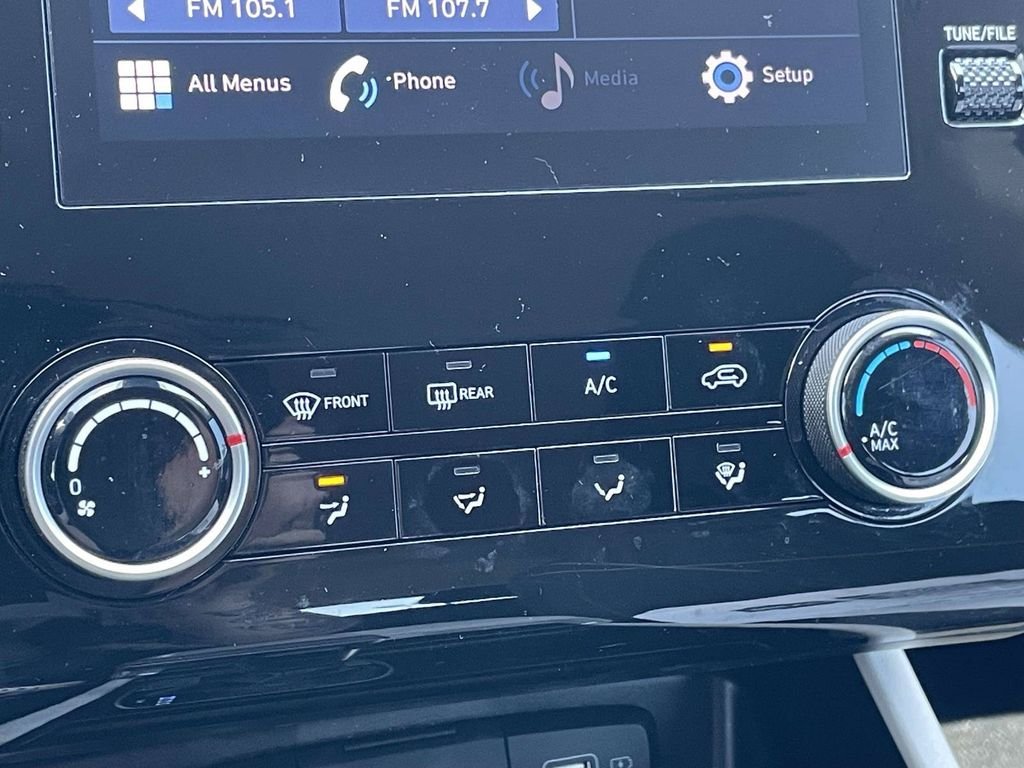 Used 2022 Gray Hyundai SE image 19
