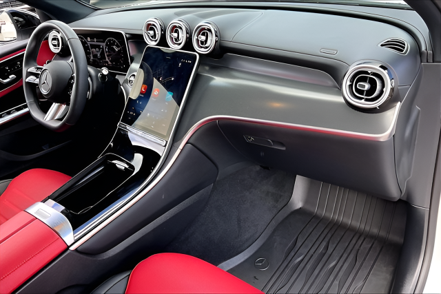 Used 2026  Mercedes-Benz GLC 300 Coupe image 20