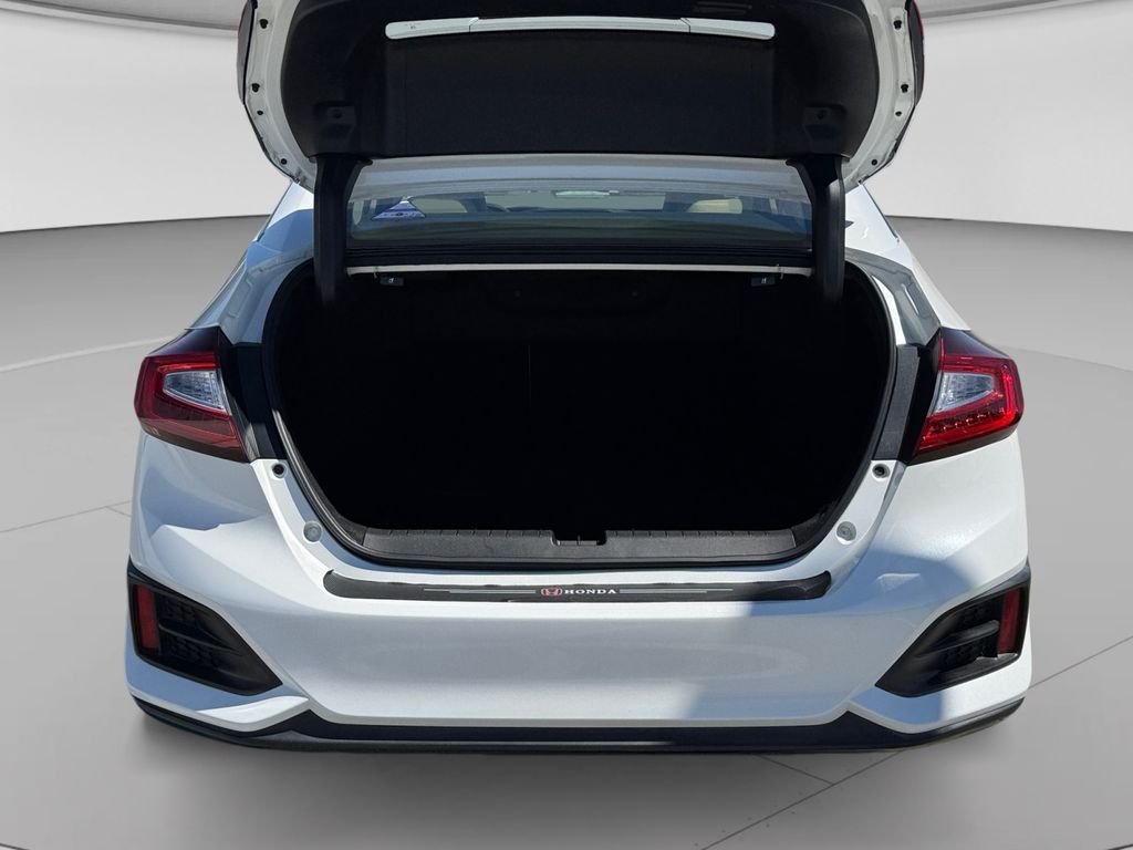 Used 2018 Platinum White Pearl Honda Touring image 21