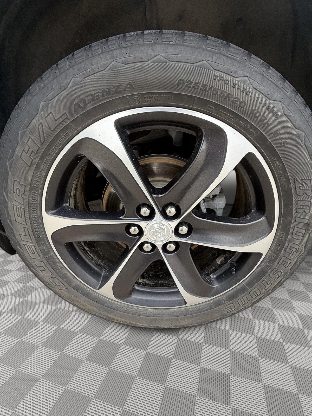 Used 2021 White Frost Tricoat Buick Essence image 22