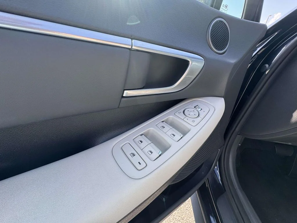 Used 2021 Blue Hyundai Blue image 20