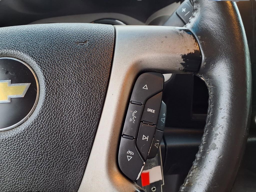Used 2012 SILVER ICE METALLIC Chevrolet LT image 17
