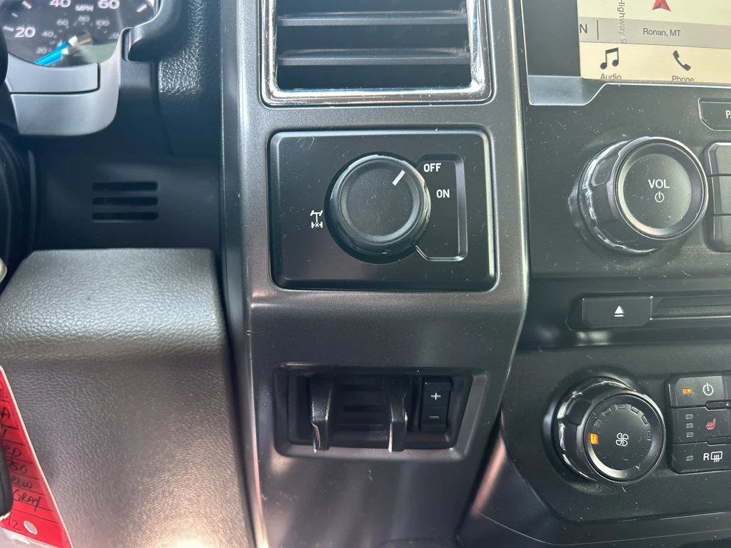 Used 2017 Magnetic Metallic Ford XLT image 13