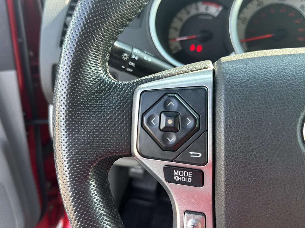 Used 2015 Red Toyota Base image 18